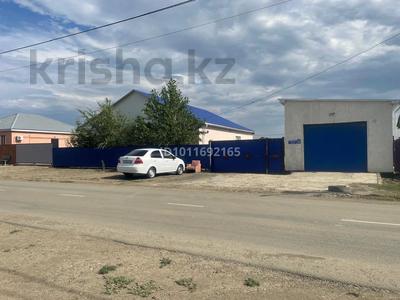 Жеке үй · 4 бөлме · 182.5 м² · 10 сот., Береке (Память Ильича) 55 — Сарыарка 55, бағасы: 23 млн ₸ в Атырау