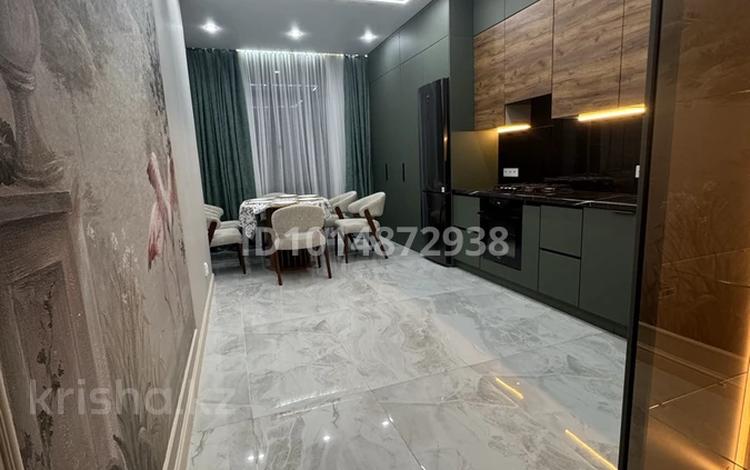 2-бөлмелі пәтер · 73 м² · 5/9 қабат, Молдагулова 5/4, бағасы: 52 млн ₸ в Уральске — фото 2