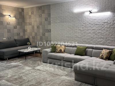 2-комнатная квартира · 90 м² · 1/5 этаж, мкр Думан-2 — Мкр Думан 2 за 23 000 ₸ в Алматы, Медеуский р-н