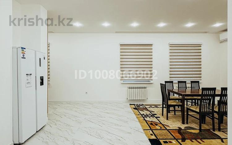 Отдельный дом · 5 комнат · 130 м², Петровского 3 — Владимирская за 550 000 〒 в Атырау — фото 2