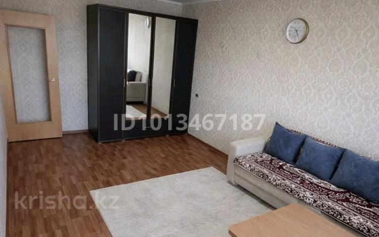 1-комнатная квартира · 33 м² · 5/6 этаж, мкр Юго-Восток, Мкр Юго-Восток, 30й микрорайон 15 — Гапеева за 13.5 млн ₸ в Караганде, Казыбек би р-н — фото 2