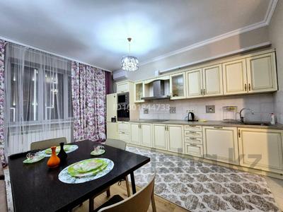 Аренда квартир посуточно в Алматы: 2-комнатная квартира · 65 м² · 3/20 этаж, Аль-Фараби 21 за 26 000 〒 2-комнатная квартира · 65 м² · 3/20 этаж, Аль-Фараби 21 за 26 000 〒 в Алматы, Медеуский р-н