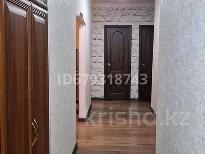 3-комнатная квартира · 77 м² · 9/9 этаж, мкр 12 за 20 000 〒 в Актобе