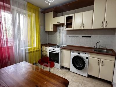 2-бөлмелі пәтер · 55 м² · 3/5 қабат, Марата Оспанова 54/1 — Школа гимназия 17 и школа 39, бағасы: 150 000 ₸ в Актобе