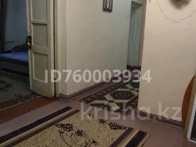 Пәтерлер в Абай обл.: 3-бөлмелі пәтер · 76 м² · 2/2 қабат, Селевина 3, бағасы: 15 млн 〒 3-бөлмелі пәтер · 76 м² · 2/2 қабат, Селевина 3, бағасы: 15 млн 〒 в Семее