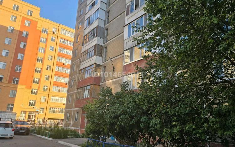 3-бөлмелі пәтер · 64 м² · 3/10 қабат, Гүлдер 2 ш/а., мкр Юго-Восток, мкр Гульдер 2 3 — Находится за супермаркеом Норма, бағасы: 32 млн ₸ в Караганде, Казыбек би р-н — фото 2