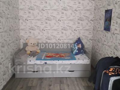 3-комнатная квартира · 58 м² · 1/5 этаж, Ауэзова 180 — Угол Ауэзова-Абая за 20 млн ₸ в Петропавловске