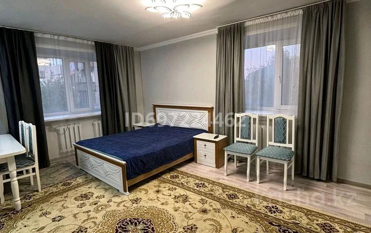 1-комнатная квартира · 40 м² · 3 этаж, 343 квартал 16 — Мебельный салон Айна за 10 000 ₸ в Семее — фото 2