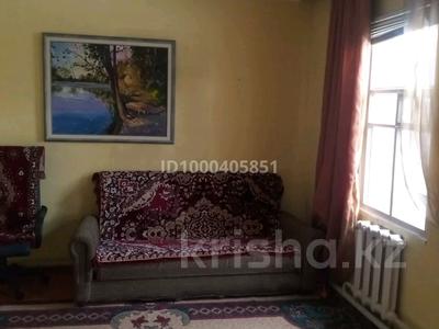 Жеке үй · 3 бөлме · 65 м², Шолохова — Рынок -1 Алматы, бағасы: 10 000 ₸ в Турксибский р-н