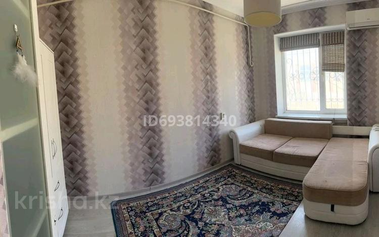 2-комнатная квартира, 67 м², 1/5 этаж помесячно, 3-й мкр 24