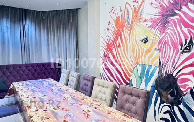 Дом · 4 комнаты · 270 м², мкр Думан-1 28 за 120 000 〒 в Алматы, Медеуский р-н — фото 2