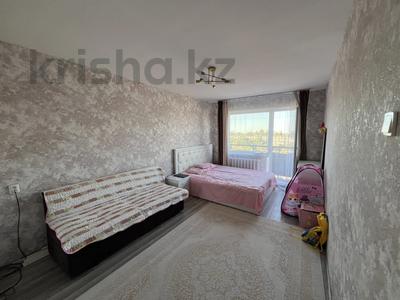 1-комнатная квартира · 30 м² · 5/5 этаж, Майкудук, 14й микрорайон за 7.4 млн ₸ в Караганде, Алихана Бокейханова р-н