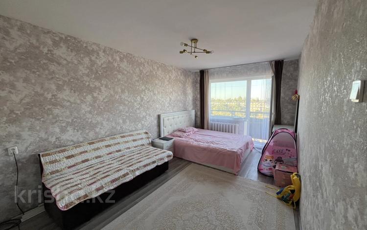 1-комнатная квартира · 30 м² · 5/5 этаж, Майкудук, 14й микрорайон за 7.4 млн ₸ в Караганде, Алихана Бокейханова р-н — фото 2