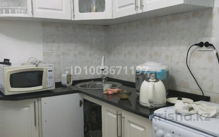 2-комнатная квартира · 48 м² · 8/9 этаж, 6й микрорайон, 6-шағынаудан 77/3 — налоговый қасында за 20 млн 〒 в Караганде, Казыбек би р-н — фото 2