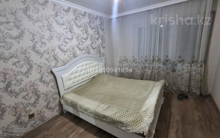 2-комнатная квартира · 67 м² · 1/6 этаж, мкр Кокжиек за 300 000 ₸ в Алматы, Жетысуский р-н — фото 2