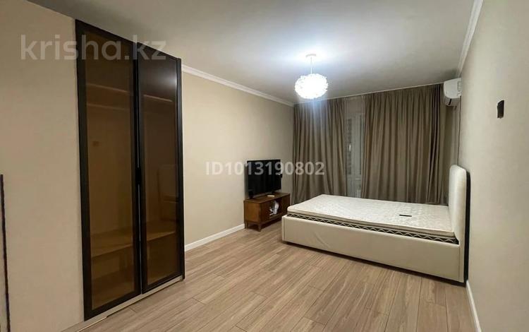 3 бөлме · 75 м² · 3 қабат, Желтоксан 129, бағасы: 85 000 ₸ в Алматы — фото 2