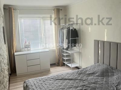 3-бөлмелі пәтер · 58 м² · 2/5 қабат, каспи 5 — остановка каспи, бағасы: 20 млн ₸ в Атырау, мкр Авангард-2