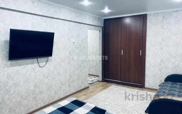 1-комнатная квартира, 32 м², 2/5 этаж посуточно, Микрорайон Шашубая 8А за 8 999 〒 в Балхаше — фото 2