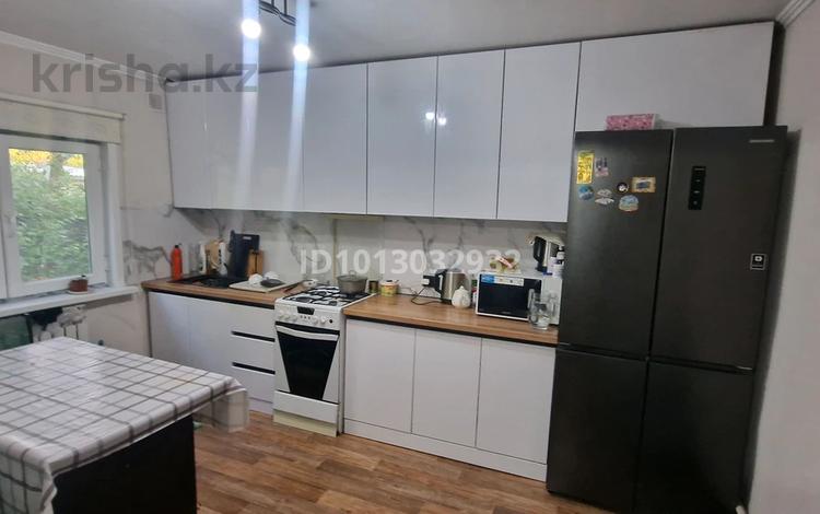 Часть дома · 4 комнаты · 80 м² · 7 сот., мкр Михайловка , Пригоды 16 — ул. Строительная за 25 млн ₸ в Караганде, Казыбек би р-н — фото 2