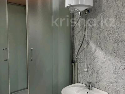 1-комнатная квартира, 15 м², 5/5 этаж помесячно, Ломоносова 26 за 80 000 〒 в Семее