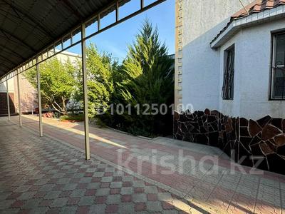 Жеке үй · 13 бөлме · 300 м² · 12 жүзд., Атырау ш/а., Жалтыр, бағасы: 120 млн ₸ в мкр Атырау
