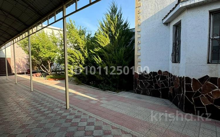 Жеке үй · 13 бөлме · 300 м² · 12 жүзд., Атырау ш/а., Жалтыр, бағасы: 120 млн ₸ в мкр Атырау — фото 2