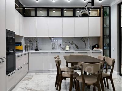 3-бөлмелі пәтер · 130 м² · 3/5 қабат, Мкр. Мирас 157 — Аль Фараби, бағасы: 147 млн ₸ в Алматы, Бостандыкский р-н