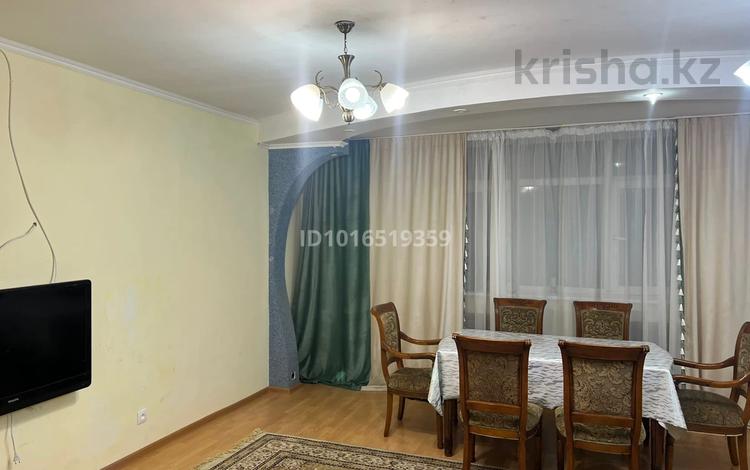 3-комнатная квартира · 105 м², 15-й мкр 49 за 250 000 ₸ в Актау — фото 2