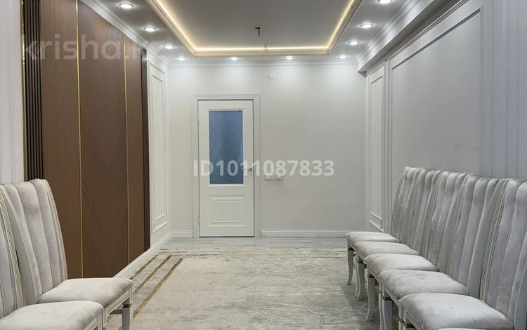 3-бөлмелі пәтер · 90 м² · 2/13 қабат, Есенова 160/3, бағасы: 66 млн ₸ в Алматы, Жетысуский р-н — фото 2