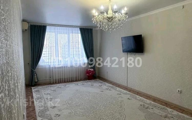 2-бөлмелі пәтер · 63 м² · 10/10 қабат, мкр 12 45 — 12мкр 45үй 10/10этаж 2008ж. Қасында Мектеп,балабақша.,емхана,Дина,Анва, бағасы: 20.5 млн ₸ в Актобе — фото 2