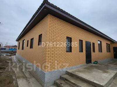 Жеке үй · 5 бөлме · 256 м² · 9 сот., СОРОЧЕНКО, бағасы: 60 млн 〒 в Атырау, мкр Ак депо