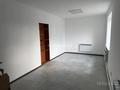 Офисы, образование, кабинеты и рабочие места · 242 м² за 350 000 ₸ в Актобе, мкр. Курмыш — фото 2
