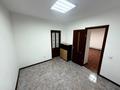 Офисы, образование, кабинеты и рабочие места · 242 м² за 350 000 ₸ в Актобе, мкр. Курмыш — фото 8