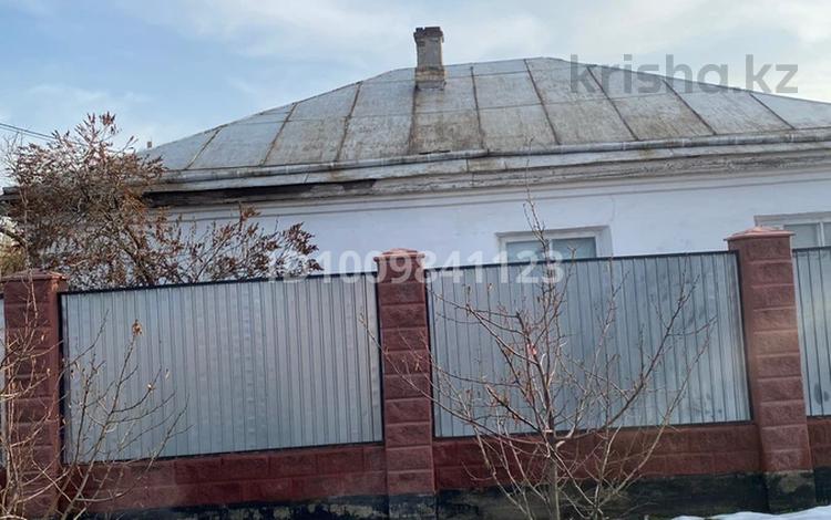 Отдельный дом · 6 комнат · 130 м² · 14 сот., Көшеней 201 — Угловой көшеней. сенкибай за 36 млн 〒 в Таразе — фото 2