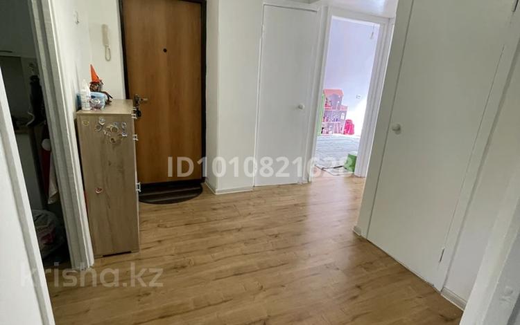 4-бөлмелі пәтер · 77 м² · 2/4 қабат, Момышулы, бағасы: 40 млн ₸ в  — фото 2
