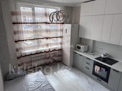 2-бөлмелі пәтер · 60 м² · 2/18 қабат, Нажимеденова, бағасы: 300 000 ₸ в Астане, Сарайшык р-н