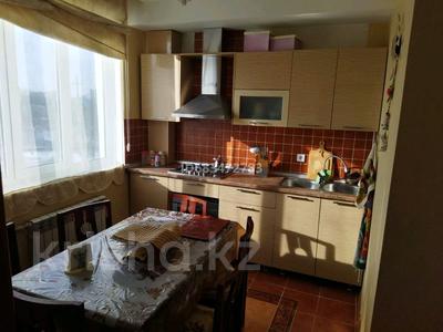 Пәтерлер в Атырауской обл.: 2-бөлмелі пәтер · 60 м² · 4/9 қабат, Ауезова 25, бағасы: 220 000 〒 2-бөлмелі пәтер · 60 м² · 4/9 қабат, Ауезова 25, бағасы: 220 000 〒 в Атырау, мкр Жилгородок