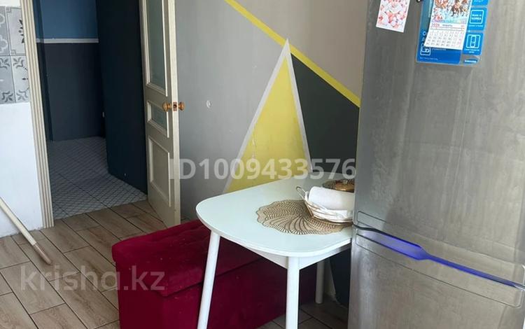 2-бөлмелі пәтер · 59 м² · 10/10 қабат, Гүлдер 3 ш/а., Шахтеров 74, бағасы: 180 000 ₸ в Караганде, Казыбек би р-н — фото 2