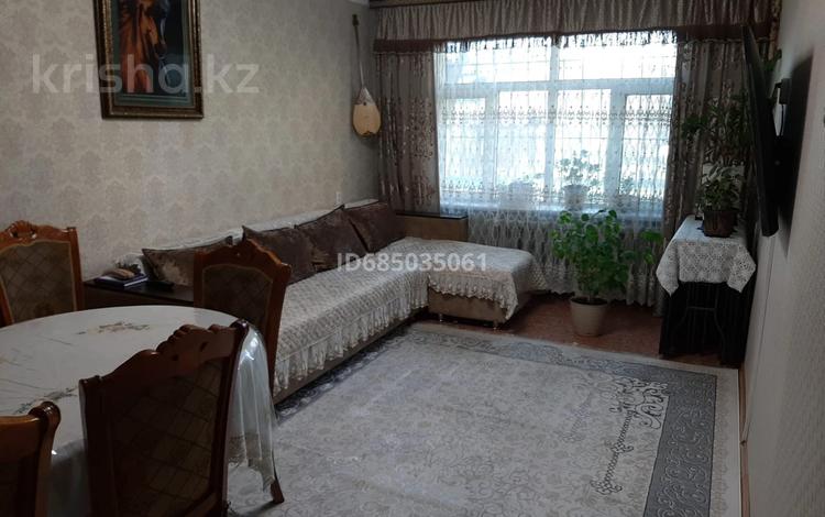 3-комнатная квартира, 62 м², 1/5 этаж, Самал 34 за 18 млн 〒 в Талдыкоргане, мкр Самал — фото 2