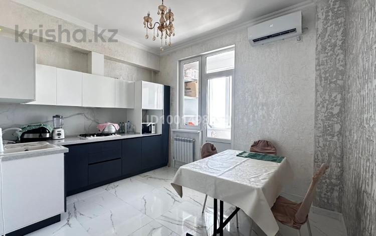 2-комнатная квартира · 75.5 м² · 3/9 этаж, мкр Самал 74-1 за 43 млн 〒 в Атырау — фото 2