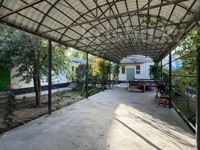 Отдельный дом · 6 комнат · 220 м² · 8 сот., Кызыл алма 31 за 89 млн ₸ в Шымкенте, Каратауский р-н
