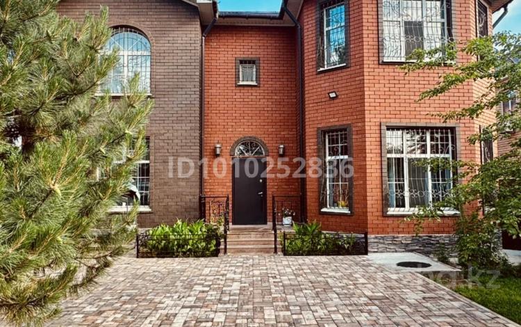 Отдельный дом · 6 комнат · 348 м² · 11 сот., мкр Жилгородок, Военный городок 67 за 135 млн 〒 в Актобе — фото 2