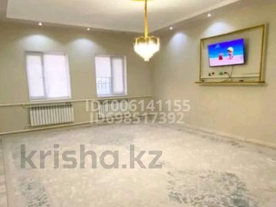 Жеке үй · 3 бөлме · 100 м² · 10 жүзд., Самал 11 11/102 — Самал, бағасы: 10 млн ₸ в Батыре