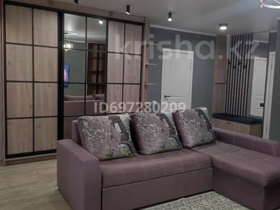 2-комнатная квартира · 58 м² · 3/5 этаж, 15 мкр за 15 000 ₸ в Шымкенте, Аль-Фарабийский р-н