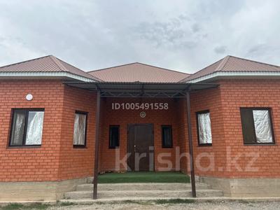 Дом · 6 комнат · 250 м², Ж.Щанина 3 — Коммунизимде Әль фараби 261 мектептің жанында оқу орталық ашам деген адамдарға жақсы за 500 000 〒 в 