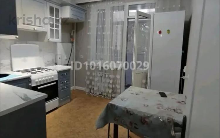 1-комнатная квартира · 50 м² · 3/7 этаж, Бирлик за 150 000 ₸ в Талдыкоргане, мкр Бирлик — фото 2