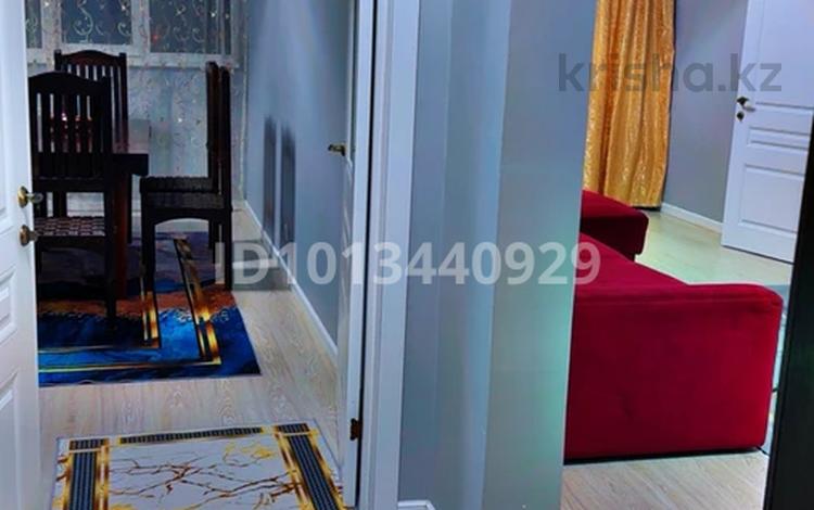 3-комнатная квартира · 78 м² · 1/12 этаж, Кошкарбаева 1140 за 20 000 ₸ в  — фото 2