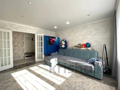 3-комнатная квартира · 65 м² · 1/9 этаж, Абая 72 за 23 млн 〒 в Экибастузе