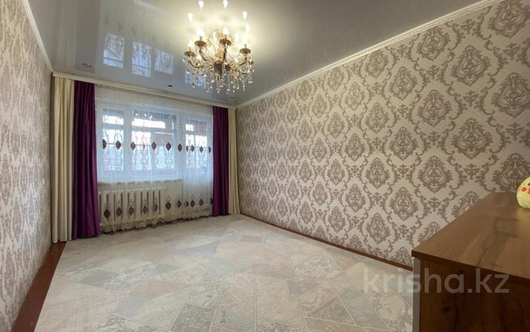 2-комнатная квартира · 44.4 м² · 5/5 этаж, 6 микрорайон — напротив ТД Самрук за 7.5 млн 〒 в Темиртау — фото 2