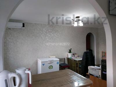 3-бөлмелі пәтер · 60 м² · 4/5 қабат, мкр Юго-Восток, Мкр Юго-Восток, 30й микрорайон 21, бағасы: ~ 19 млн ₸ в Караганде, Казыбек би р-н